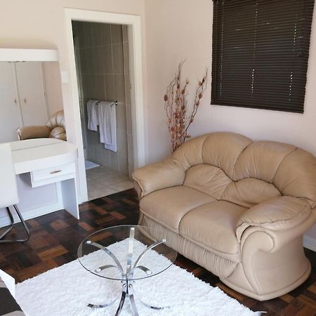 Easy Inn Guesthouse ウェルコム エクステリア 写真