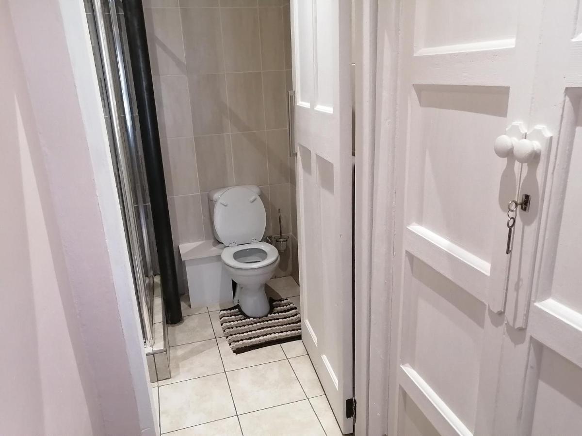 Easy Inn Guesthouse ウェルコム エクステリア 写真