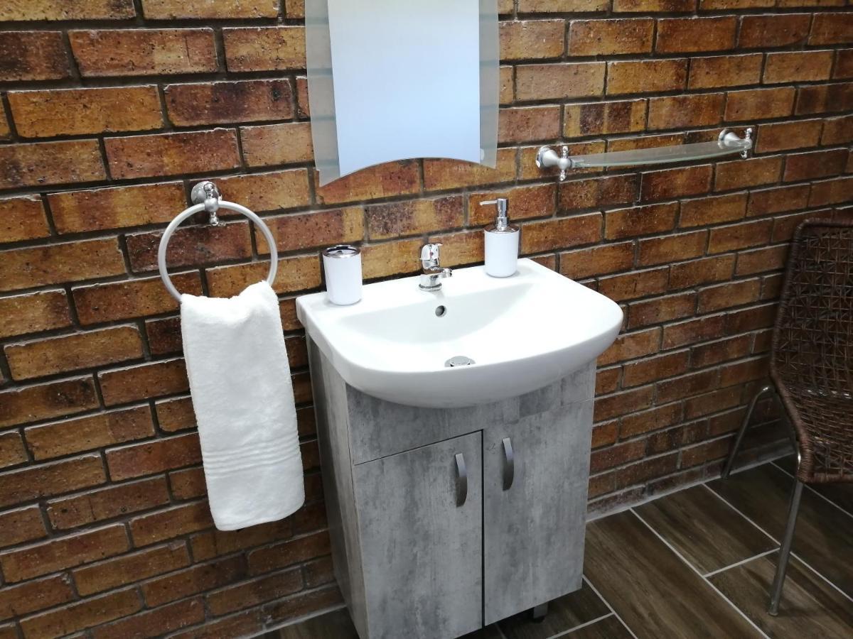 Easy Inn Guesthouse ウェルコム エクステリア 写真